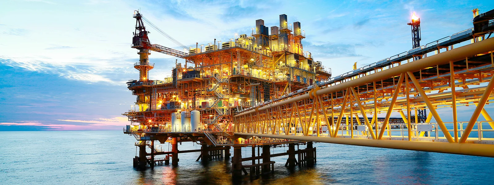 Crude oil analysis: WTI hits $75 as demand weakens and dollar strenghtens